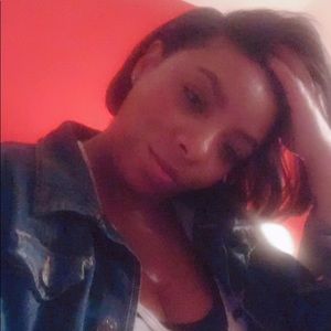 Meet your Posher, April